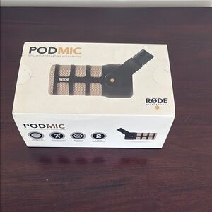 RØDE PodMic Dynamic Podcasting Microphone